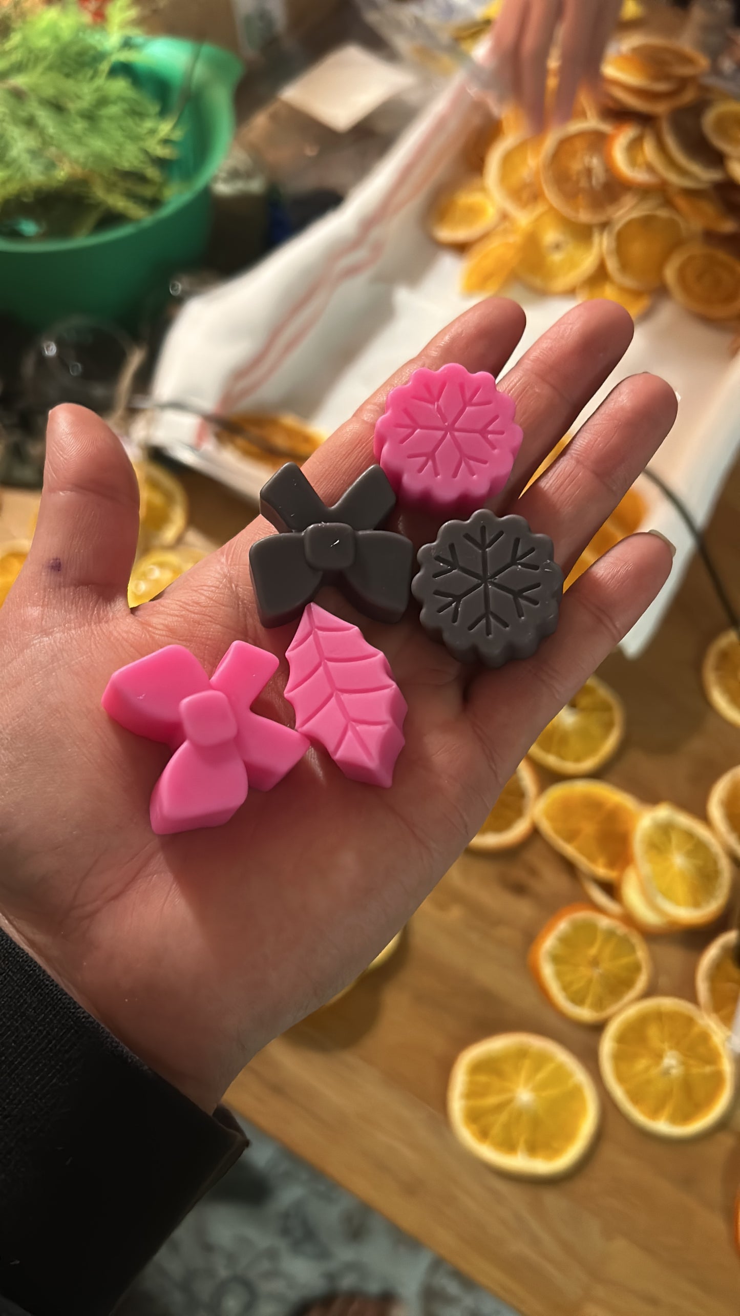 Oliivivahapalat saatavilla myös värikkäänä